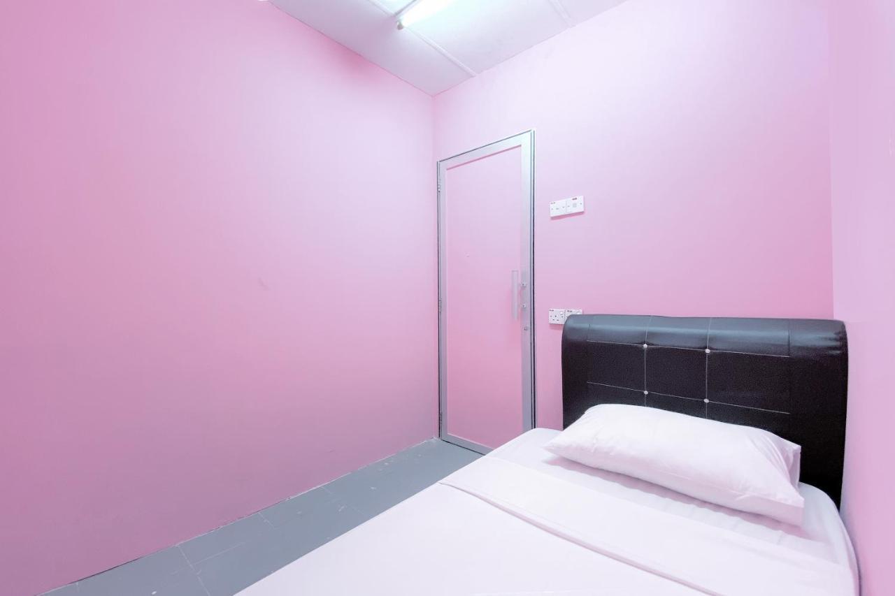 Spot On 90123 Rainbow Guest House George Town Eksteriør bilde